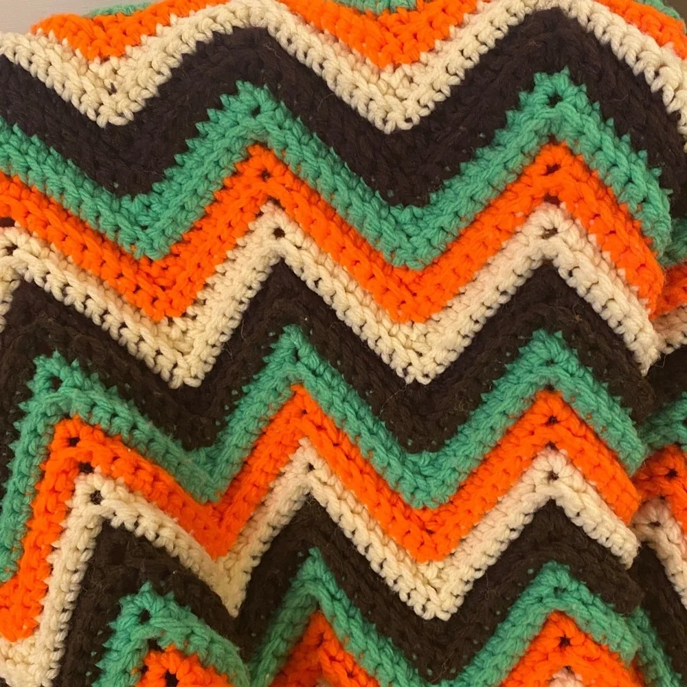 Vintage 70s handmade knitted throw/afghan
Machine washable - Picture 2 of 3